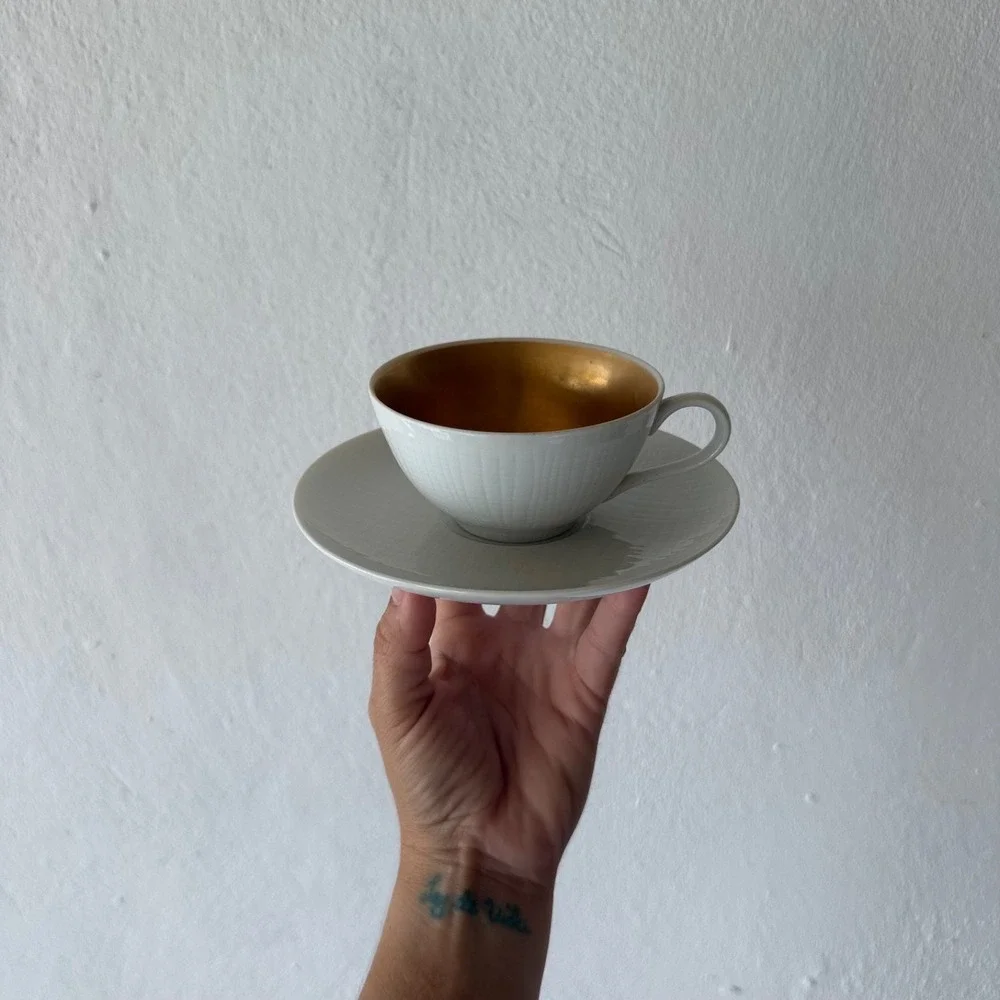 Dorothy C Thorpe Gold Wash Teacup And Saucer Set Of 10 White Textured California